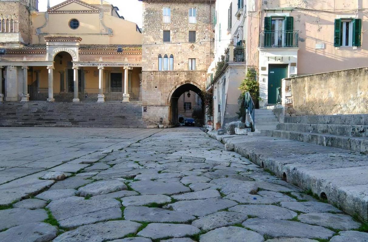 Luxury Suite - Teatro Romano - Duomo - Centro Storico Wi-Fi Terracina Zewnętrze zdjęcie